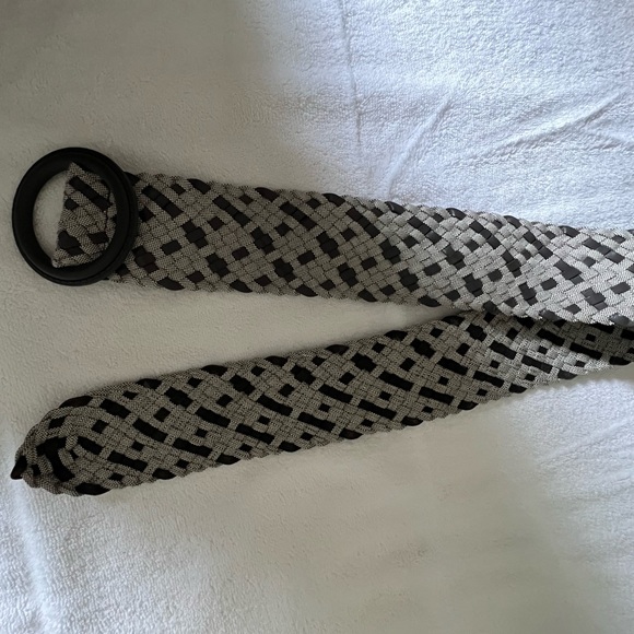Dark grey and white woven belt - Picture 1 of 4